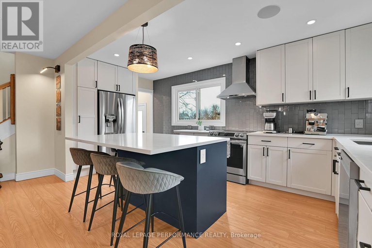 28237794/328-pleasant-park-road/alta-vistafaircrest-heights/ottawa/ontario/K1H5M8_9
