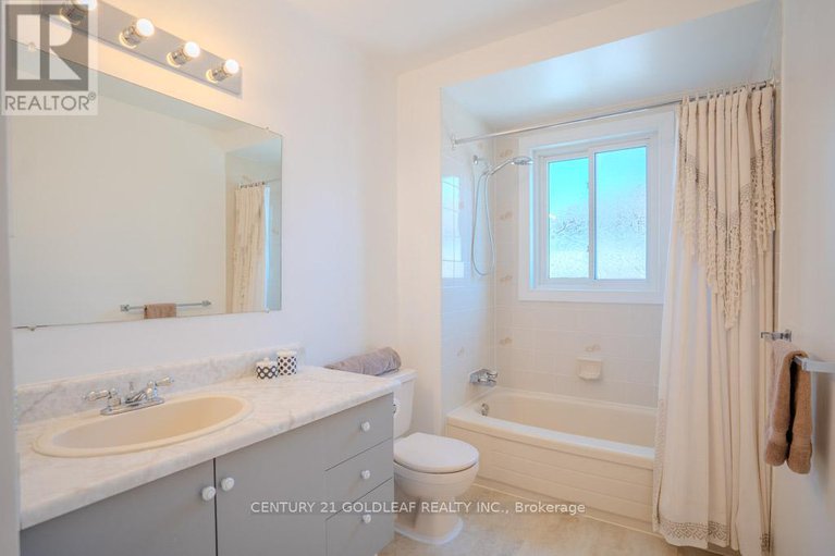 28627502/612-chenier-way/fallingbrookpineridge/ottawa/ontario/K4A1R1_33