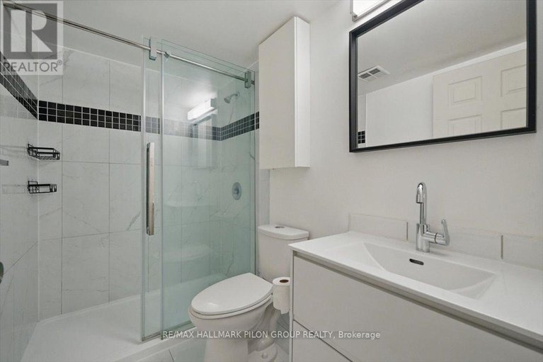 28475824/404-201-laurier-avenue-e/sandy-hill/ottawa/ontario/K1N6P1_14