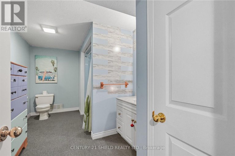 29208768/4555-glen-roy-road/south-glengarry-charlottenburgh-twp/south-glengarry/ontario/K0C1L0_37