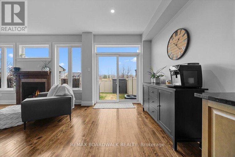 29616180/6830-breanna-cardill-street/greely/ottawa/ontario/K4P0C1_19