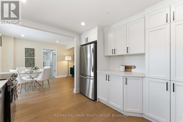 29650101/19-kingsford-crescent/beaverbrook/ottawa/ontario/K2K1T5_10