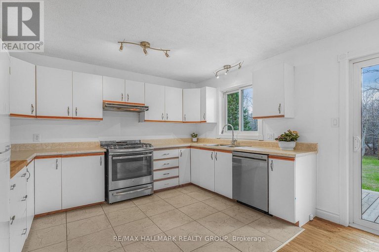 29643565/1-clarence-court/clarencerockland-twp/clarence-rockland/ontario/K4K1K7_13