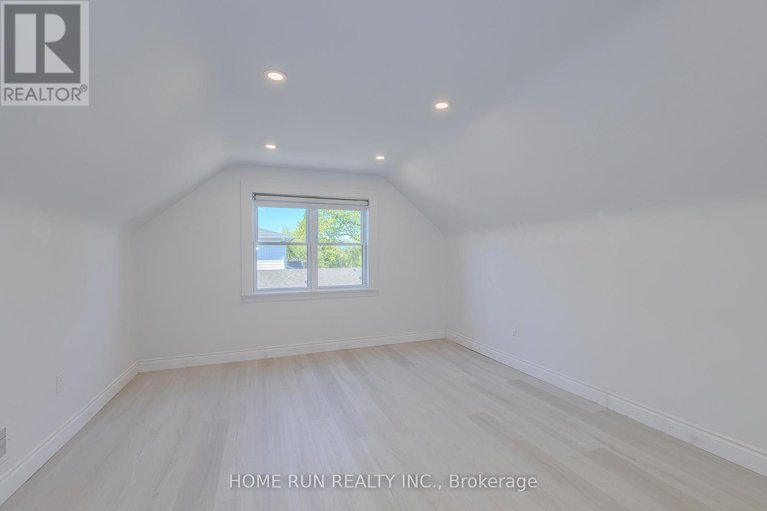 28377088/92-meadowlands-drive/meadowlandscrestview/ottawa/ontario/K2G2R8_29