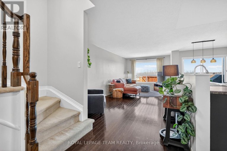 29615070/216-trail-side-circle/springridgeeast-village/ottawa/ontario/K4A5B5_6