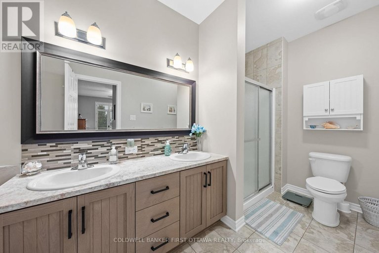 29591109/239-royal-landing-gate/north-grenville-twp-kemptville-south/north-grenville/ontario/K0G1J0_17