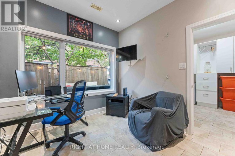 28990245/110-little-london-private/lower-town/ottawa/ontario/K1N0A5_14