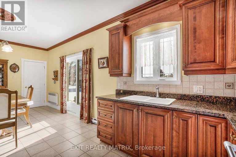 27814681/1854-principale-street/east-hawkesbury/ontario/K0B1A0_18