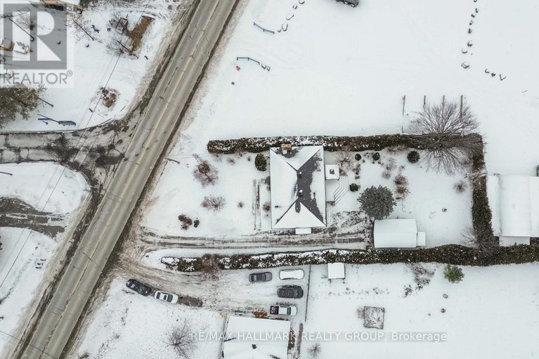 29170356/3654-navan-road/mer-bleuebradley-estatesanderson-park/ottawa/ontario/K4B1H9_41