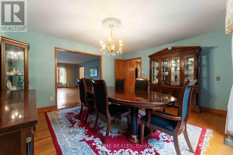 28765727/2-muirfield-gardens/cedar-hillorchard-estates/ottawa/ontario/K2R1B8_13
