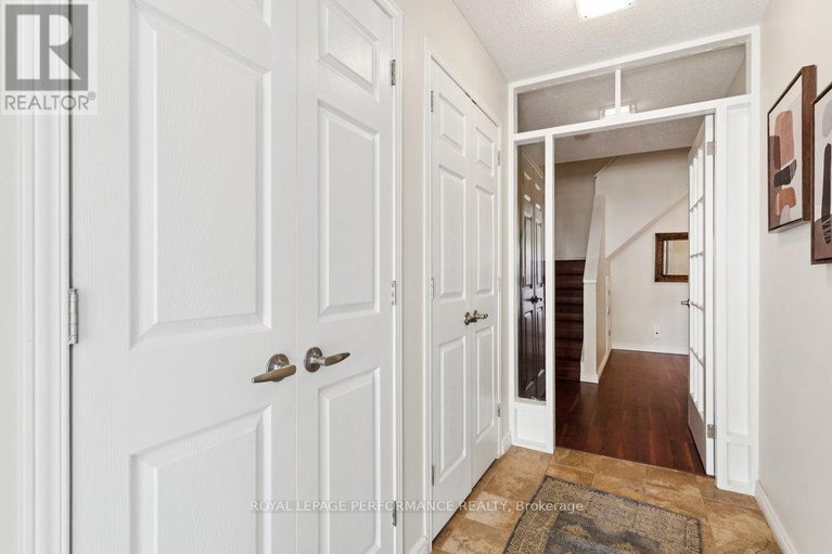 28847039/5-forsyth-lane/crystal-beach/ottawa/ontario/K2H9H1_3