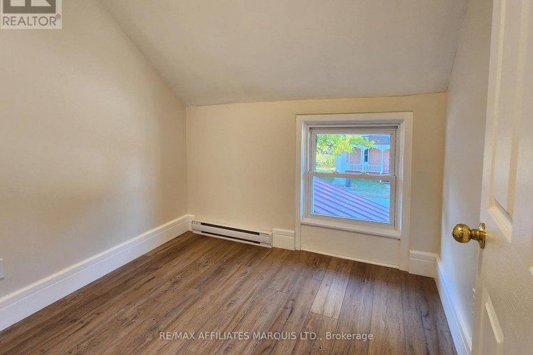 28979025/12-oak-street/lancaster/south-glengarry/ontario/K0C1N0_23