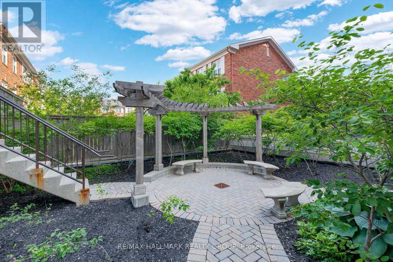 28485623/604-327-breezehill-avenue-s/west-centre-town/ottawa/ontario/K1Y1R6_38