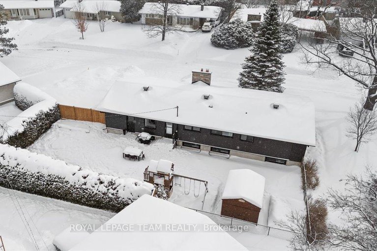 29297114/20-whitburn-crescent/crystal-beach/ottawa/ontario/K2H5K6_35