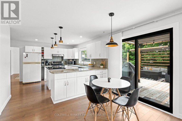 28427469/2722-wyldewood-street/emerald-woodssawmill-creek/ottawa/ontario/K1T2R9_16