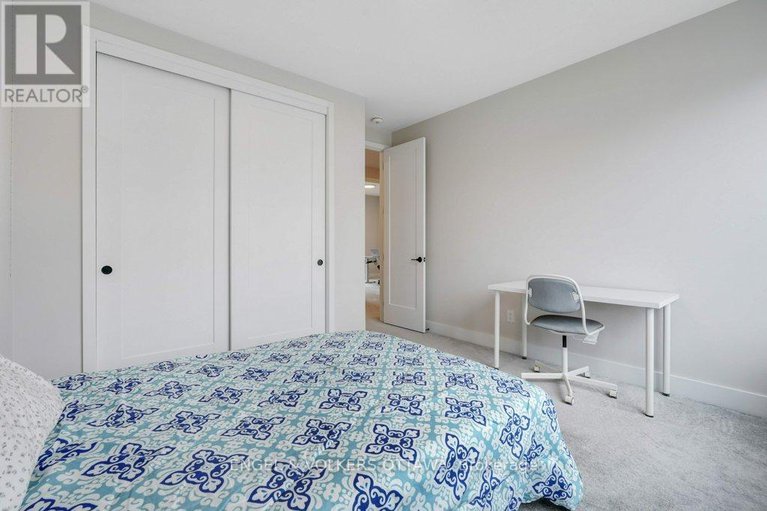 28933678/1010-carden-lane/orleans-village/ottawa/ontario/K1W0N3_25