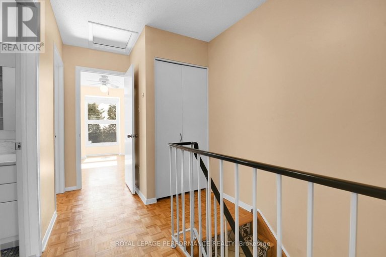 29663857/2166-bickerton-avenue/beacon-hill-north/ottawa/ontario/K1J6Y3_18