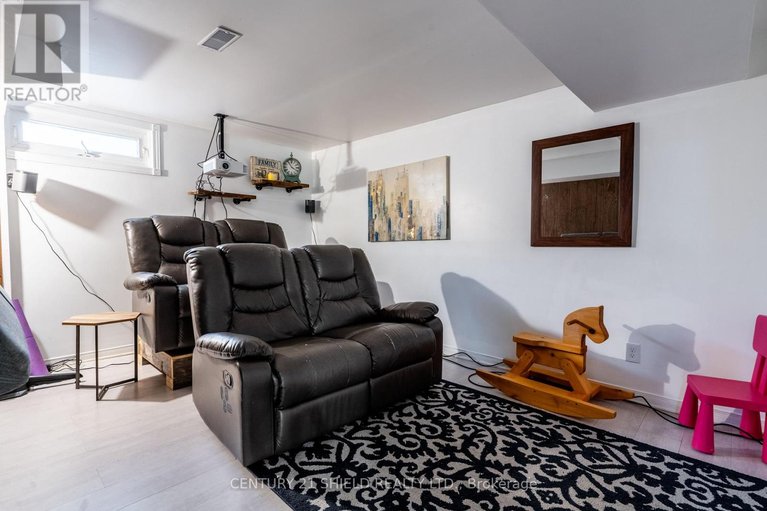 29555466/11-strachan-avenue/long-sault/south-stormont/ontario/K0C1P0_28