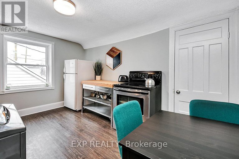 28899221/566-kirkwood-avenue/westborohampton-park/ottawa/ontario/K1Z5X4_21