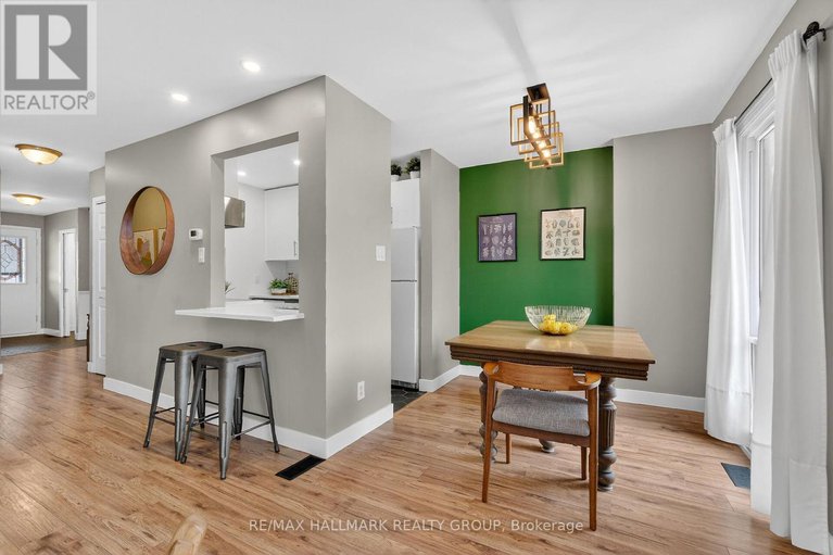 29379154/12-black-forest-lane/arbeatha-park/ottawa/ontario/K2H5C8_16