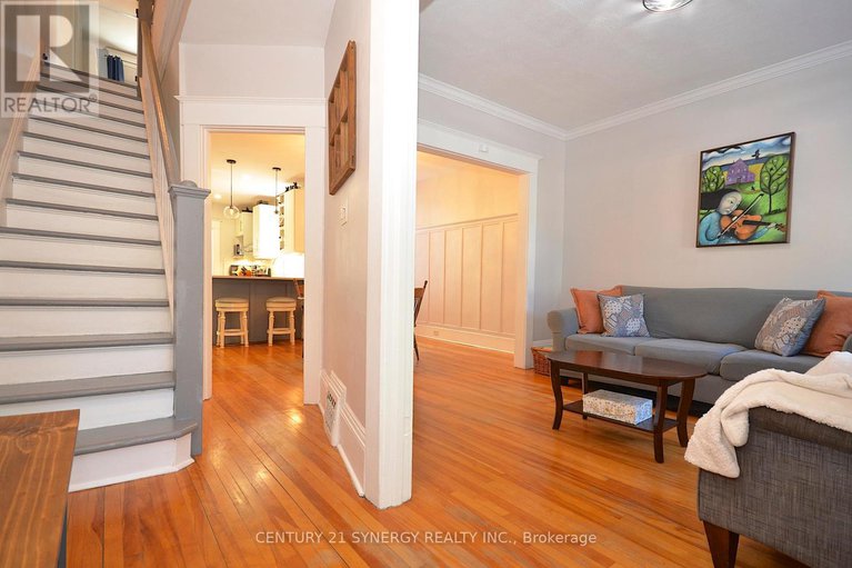 28811238/47-roslyn-avenue/old-ottawa-south/ottawa/ontario/K1S4W2_6