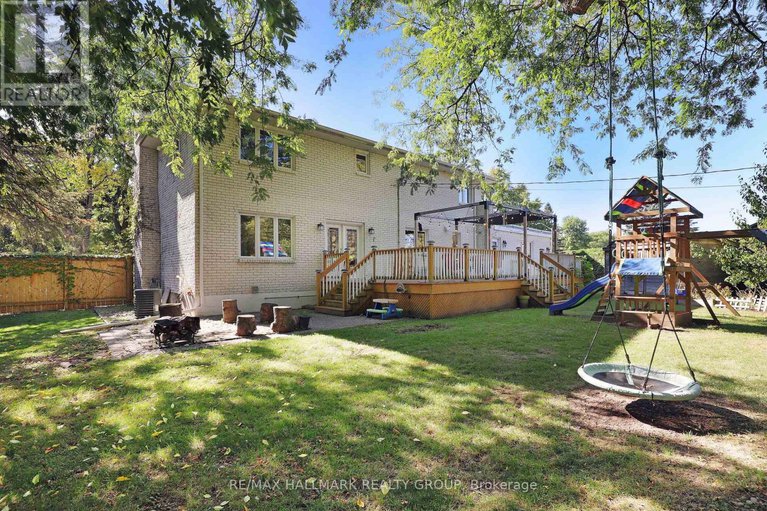 28938196/3062-upper-otterson-place/mooneys-bayrevelstoke/ottawa/ontario/K1V7B6_41
