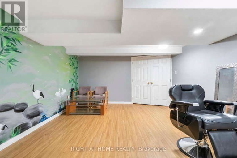28517731/3-21-midland-crescent/arlington-woods/ottawa/ontario/K2H8P6_22
