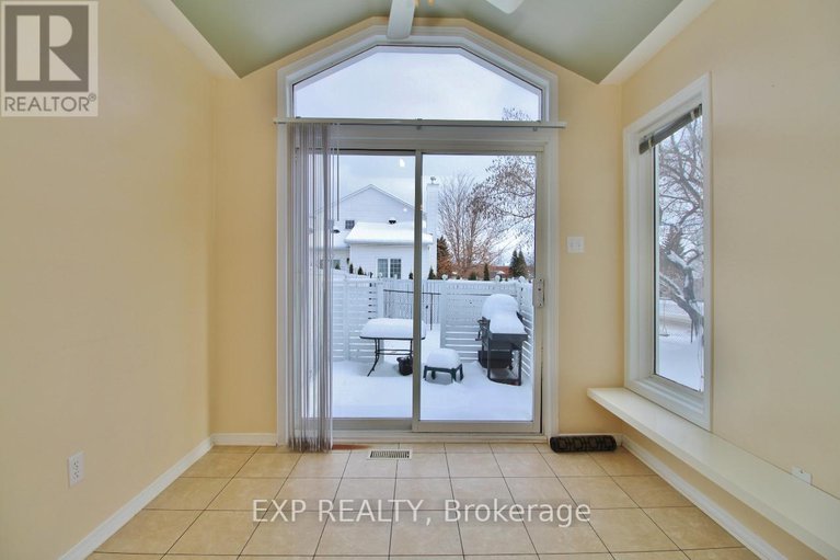 28815931/2127-lauzon-street/fallingbrookgardenway-south/ottawa/ontario/K4A3K7_11
