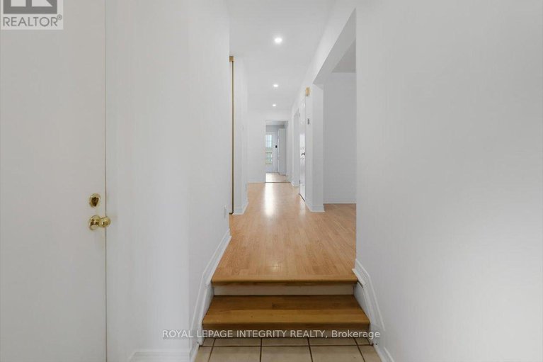 29060732/1791-tache-way/fallingbrookpineridge/ottawa/ontario/K4A2S7_4