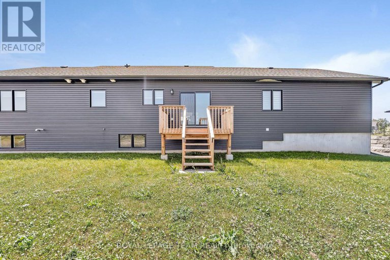 28510378/17-isobel-mcewan-street/mcnabbraeside-twps/mcnabbraeside/ontario/K7S3G8_34