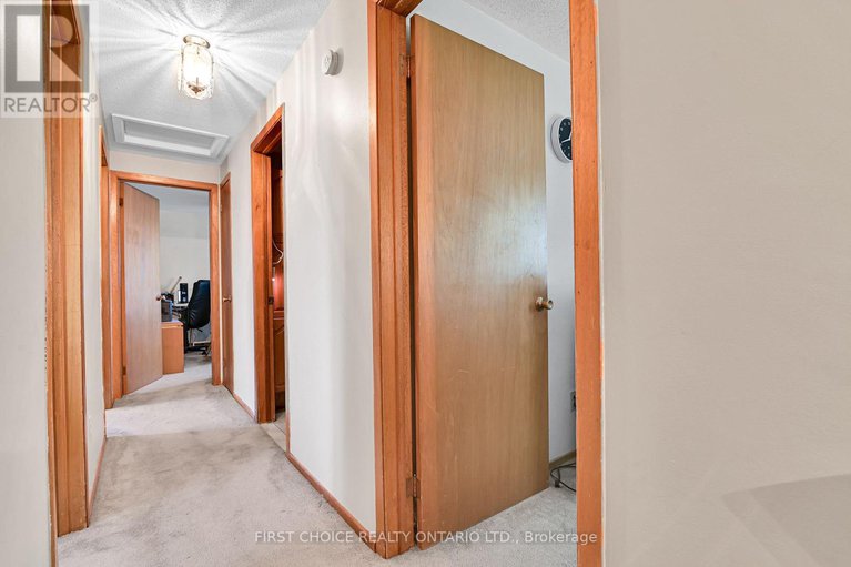 29003190/1577-claymor-avenue/carleton-heights/ottawa/ontario/K2C1T4_17