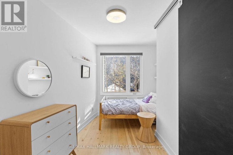 29642519/330-winona-avenue/westboro-south/ottawa/ontario/K1Z5H4_31