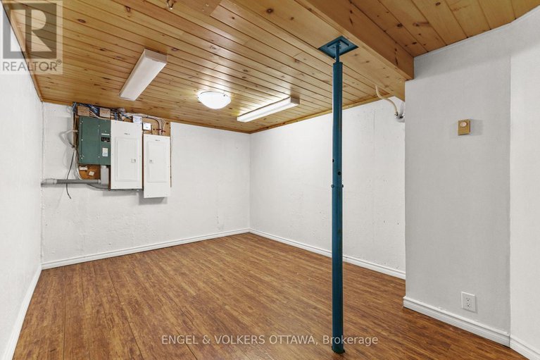 28900181/202-royalton-private/hunt-club-woods/ottawa/ontario/K1V9S3_27