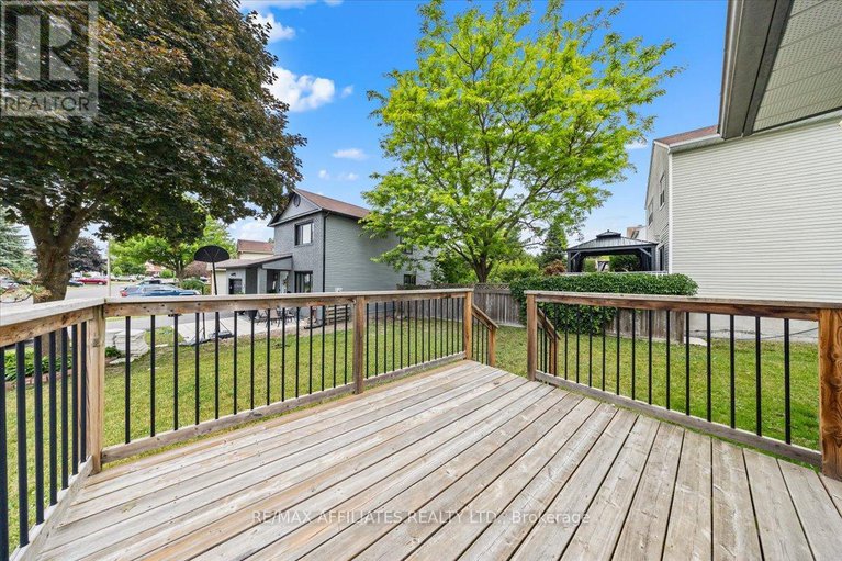 29088424/1293-parc-du-village-road/convent-glen-south/ottawa/ontario/K1C7B2_37