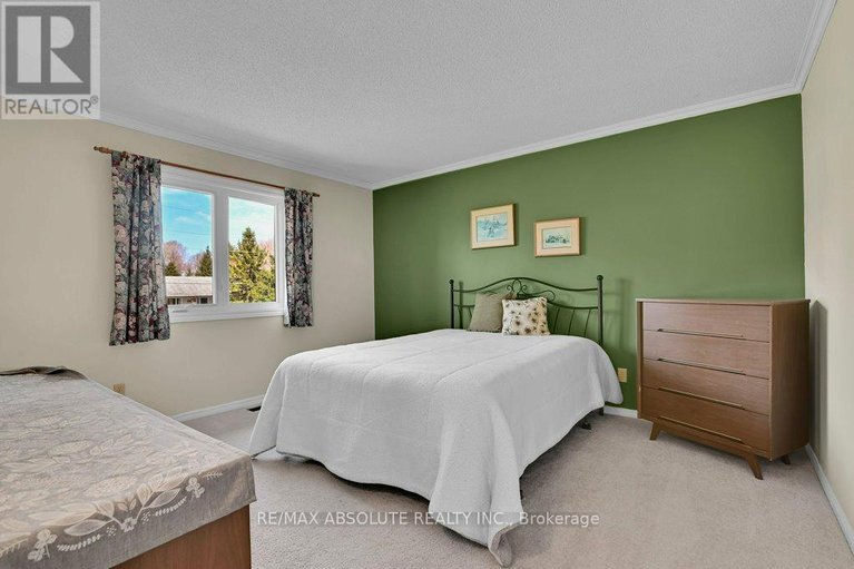 29665092/535-gascon-street/village-of-russell/russell/ontario/K4R1C6_17