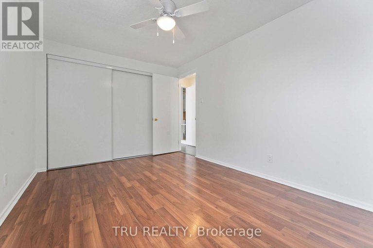 29096020/8-898-elmsmere-road/beacon-hill-south/ottawa/ontario/K1J7T6_14