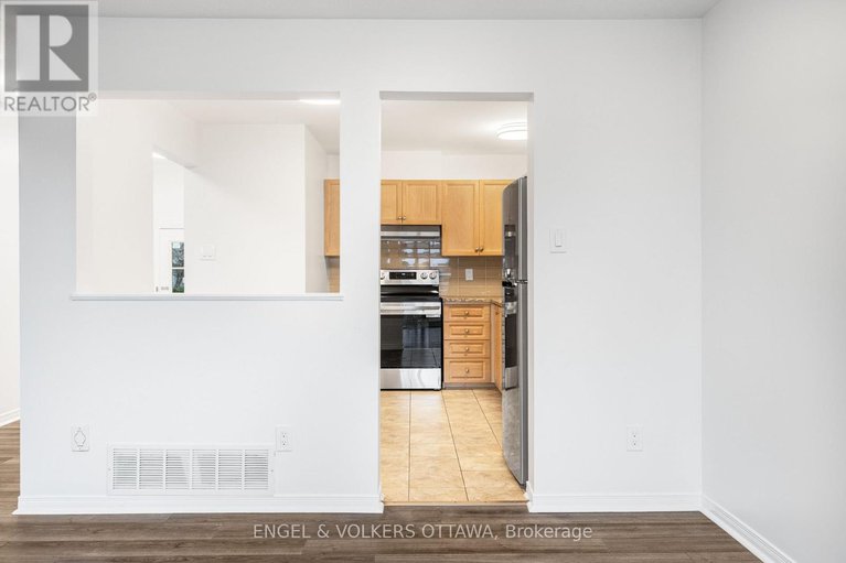 29123797/1626-trenholm-lane/fallingbrookpineridge/ottawa/ontario/K4A4B6_13