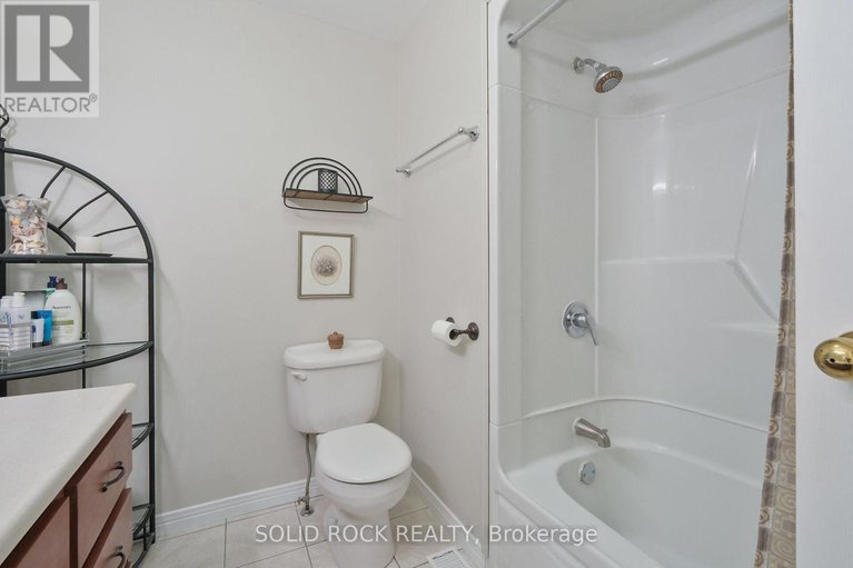 28631111/209-deerwood-drive/fitzroy-ward-south-west/ottawa/ontario/K0A2H0_27