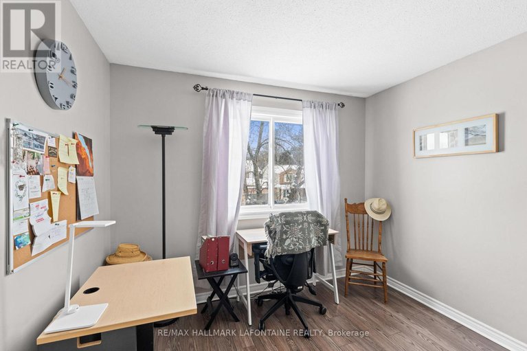 29442659/1802-turnberry-road/queenswood-heights-south/ottawa/ontario/K1E3V1_20