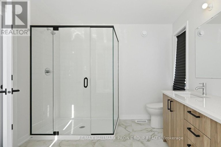 29329750/272-cornice-street/mer-bleuebradley-estatesanderson-park/ottawa/ontario/K1W0W4_13