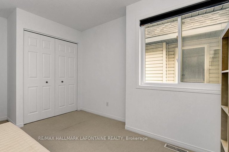 29570539/315-rustic-hills-crescent/springridgeeast-village/ottawa/ontario/K4A5A8_38