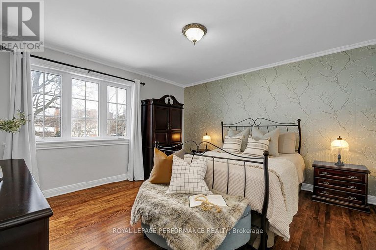 29432301/532-alesther-street/overbrookcastle-heights/ottawa/ontario/K1K1J3_19