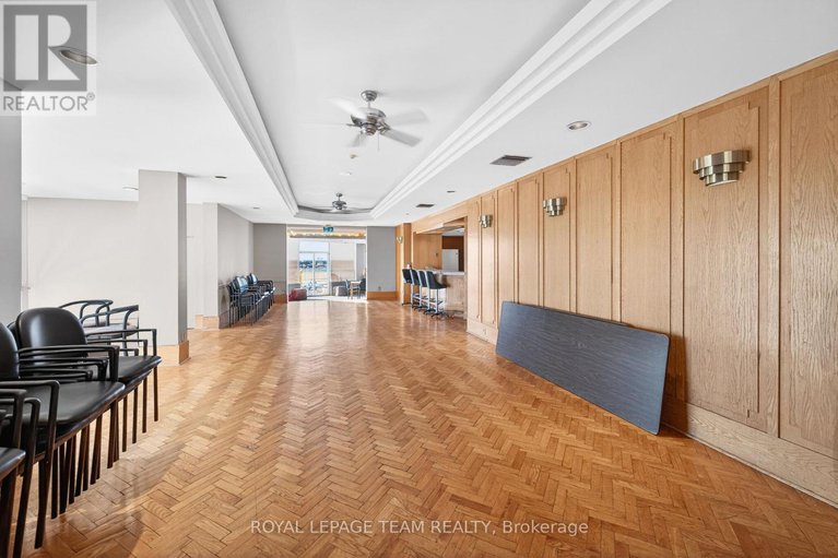 29312741/1506-2760-carousel-crescent/emerald-woodssawmill-creek/ottawa/ontario/K1T2N4_19