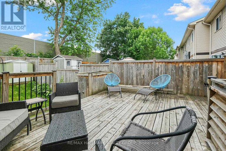 28538565/296-pintail-terrace/chatelaine-village/ottawa/ontario/K1E2A1_42