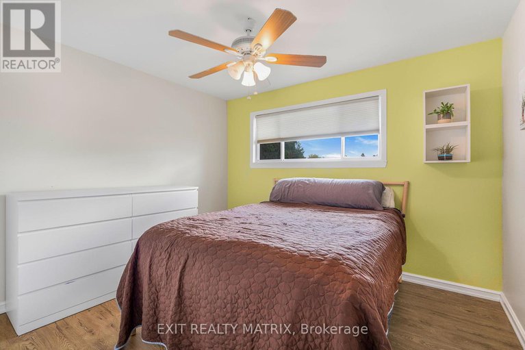 28888349/94-peel-street-e/alexandria/north-glengarry/ontario/K0C1A0_18