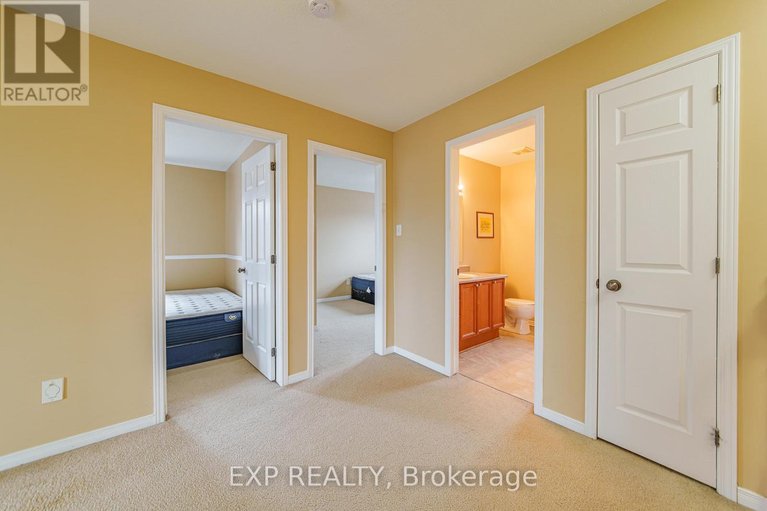 29636240/356-west-ridge-drive/stittsville-south/ottawa/ontario/K2S2G8_17