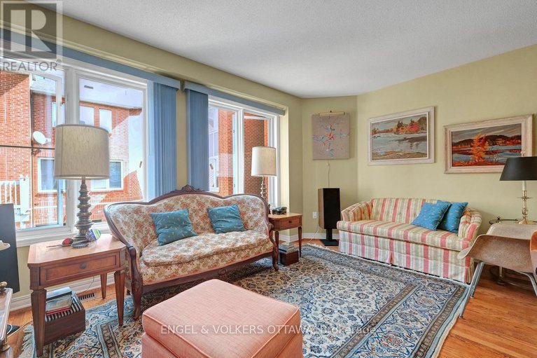 28836978/6-stockport-private/ottawa-centre/ottawa/ontario/K2P2J3_9