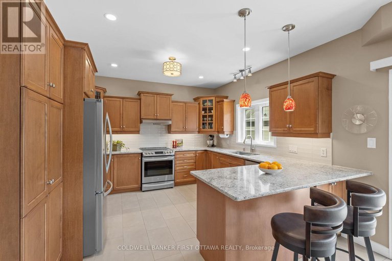 28479231/97-blackshire-circle/stonebridge/ottawa/ontario/K2J5M3_12