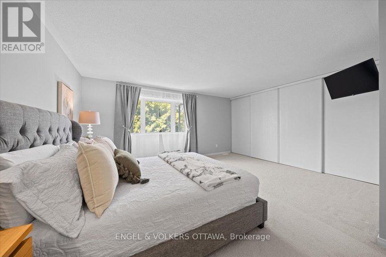28652467/107-redpath-drive/pheasant-run/ottawa/ontario/K2G6K4_23