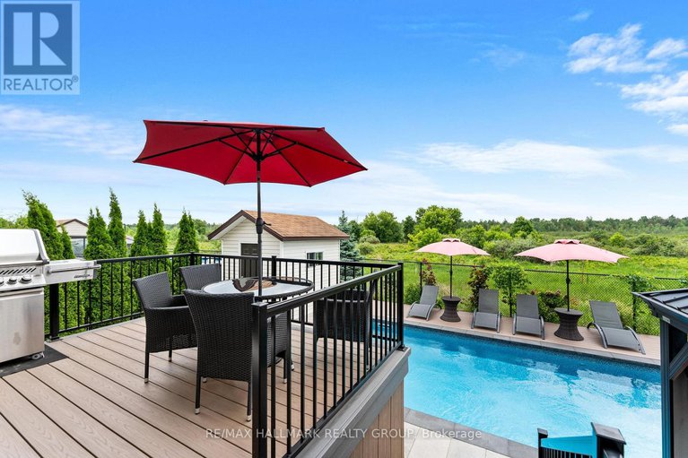 28460424/182-felicity-crescent/mer-bleuebradley-estatesanderson-park/ottawa/ontario/K1W0C2_1